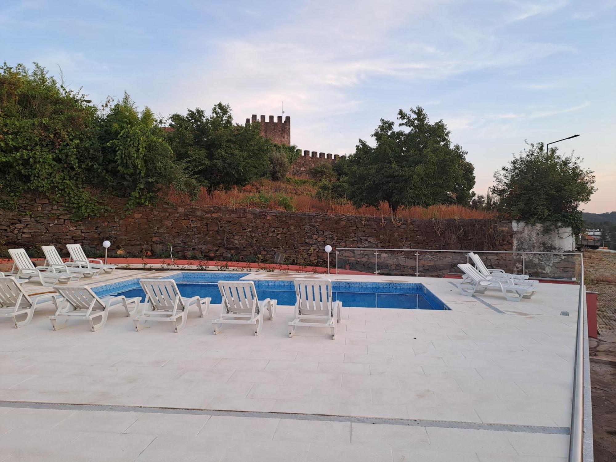 Vista Castelo Bed & Breakfast Serta Luaran gambar